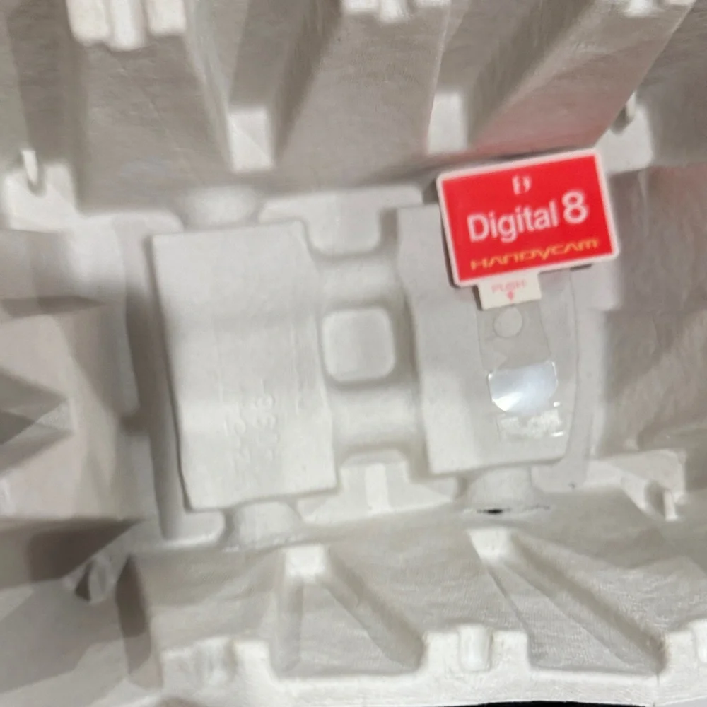 NWT Sony Handycam with Blue and Yellow Box Artwork digital 8 - Picture 9 of 11